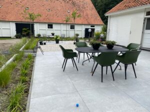 Aankleding van terras.