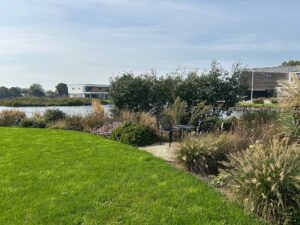 Border aan het water in Joure